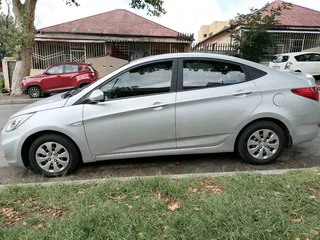 2017 HYUNDAI ACCENT 1.6 MANUAL TRANSMISSION IN EXCELLENT CONDITION WITH FULL SERVICE HISTORY