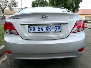 2017 HYUNDAI ACCENT 1.6 MANUAL TRANSMISSION IN EXCELLENT CONDITION WITH FULL SERVICE HISTORY