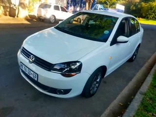 2016 VOLKSWAGEN POLO VIVO SEDAN 1.6 MANUAL TRANSMISSION IN EXCELLENT CONDITION WITH SPARE KEYS