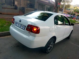 2016 VOLKSWAGEN POLO VIVO SEDAN 1.6 MANUAL TRANSMISSION IN EXCELLENT CONDITION WITH SPARE KEYS
