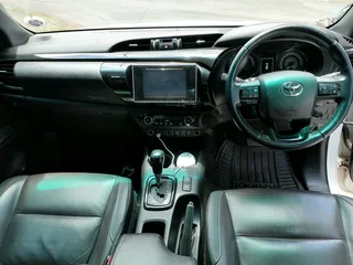 2018 TOYOTA HILUX DOUBLE CAB 2.8 GD6 DAKAR 4X4 AUTOMATIC TRANSMISSION IN EXCELLENT CONDITION