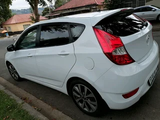 2017 HYUNDAI ACCENT 1.6 AUTOMATIC TRANSMISSION IN EXCELLENT CONDITION