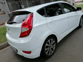 2017 HYUNDAI ACCENT 1.6 AUTOMATIC TRANSMISSION IN EXCELLENT CONDITION