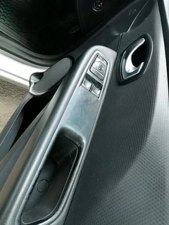 2017 RENAULT CLIO 4 900T MANUAL TRANSMISSION IN EXCELLENT CONDITION WITH SERVICE BOOK AND SPARE KEYS