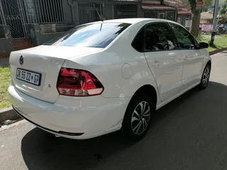 2019 VOLKSWAGEN POLO 6 SEDAN 1.4 COMFORTLINE MANUAL TRANSMISSION IN EXCELLENT CONDITION