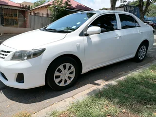 2018 TOYOTA COROLLA QUEST 1.6 MANUAL TRANSMISSION IN EXCELLENT CONDITION WITH FULL SERVICE HISTORY