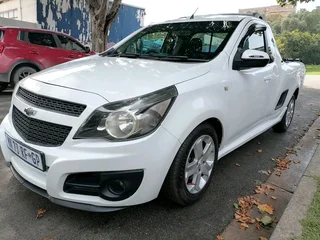 2015 CHEVROLET UTILITY BAKKIE 1.8 SPORT MANUAL TRANSMISSION IN EXCELLENT CONDITION