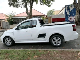 2015 CHEVROLET UTILITY BAKKIE 1.8 SPORT MANUAL TRANSMISSION IN EXCELLENT CONDITION