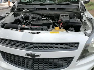 2015 CHEVROLET UTILITY BAKKIE 1.8 SPORT MANUAL TRANSMISSION IN EXCELLENT CONDITION