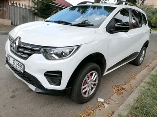 2022 RENAULT TRIBER 1.0 MANUAL TRANSMISSION IN EXCELLENT CONDITION