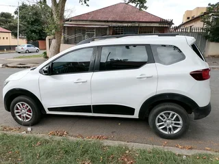 2022 RENAULT TRIBER 1.0 MANUAL TRANSMISSION IN EXCELLENT CONDITION