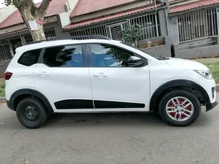 2022 RENAULT TRIBER 1.0 MANUAL TRANSMISSION IN EXCELLENT CONDITION