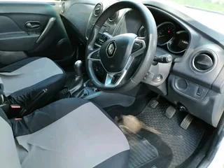 2019 RENAULT SANDERO 900T MANUAL TRANSMISSION IN EXCELLENT CONDITION WITH SERVICE BOOK