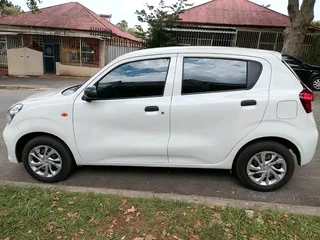 2024 TOYOTA VITZ 1.0 MANUAL TRANSMISSION IN EXCELLENT CONDITION WITH SERVICE BOOK