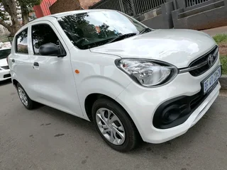 2024 TOYOTA VITZ 1.0 MANUAL TRANSMISSION IN EXCELLENT CONDITION WITH SERVICE BOOK