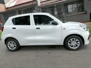 2024 TOYOTA VITZ 1.0 MANUAL TRANSMISSION IN EXCELLENT CONDITION WITH SERVICE BOOK