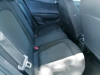 2013 HYUNDAI I20 MANUAL TRANSMISSION IN EXCELLENT CONDITION 1.4 WITH SPARE KEYS