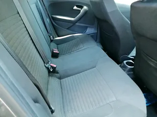 2014 VOLKSWAGEN POLO 6 HATCHBACK 1.6 COMFORT LINE MANUAL TRANSMISSION IN EXCELLENT CONDITION