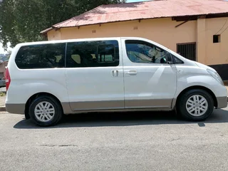 2016 Hyundai H1 Bus 2.5 Diesel Automatic Transmission In Excellent Condition With Leather Seats