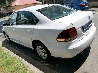 2021 VOLKSWAGEN POLO 6 SEDAN 1.4 COMFORTLINE MANUAL TRANSMISSION IN EXCELLENT CONDITION