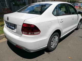 2021 VOLKSWAGEN POLO 6 SEDAN 1.4 COMFORTLINE MANUAL TRANSMISSION IN EXCELLENT CONDITION