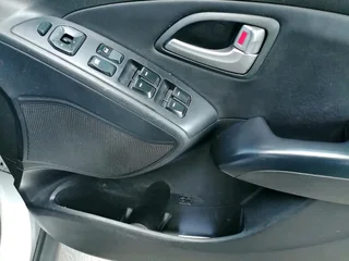 2012 HYUNDAI IX35 2.0 AUTOMATIC TRANSMISSION IN EXCELLENT CONDITION