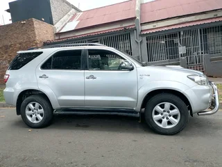 2009 Toyota Fortuner 3.0 D4d Automatic Transmission In Excellent Condition With Leather Seats