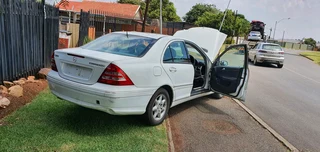 Mercedes-Benz W203 with A111 engine Stripping for spares