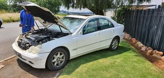 Mercedes-Benz W203 with A111 engine Stripping for spares