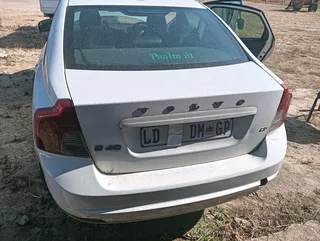 Volvo S40 B4 Engine Auto gearbox breaking for parts