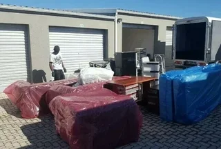 Soek u na Meubelvervoer wie regtig omgee - You looking for Furniture Removals who really care's.