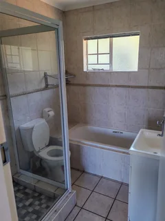 Perfect Lock-up and go Apartment to rent in the beautiful Bellevue Complex, situated in Murrayfield,