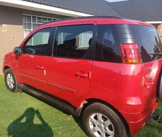 2017 Mahindra Quanto C8 2.2 Tdi M-Hawk