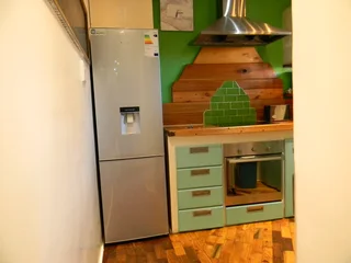 Spacious Room to Rent in Rosebank