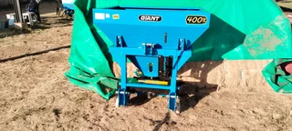 New Fertilizer Spreader for sale