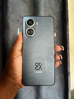 Huawei nova 10SE -R4500 Negotiable