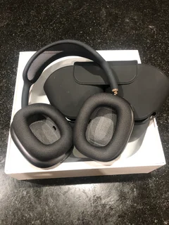 AirPods Max black
