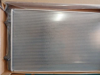 Golf 5 2008 1.6 manual radiator &amp; intake manifold