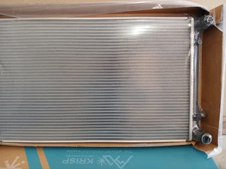 Golf 5 2008 1.6 manual radiator &amp; intake manifold