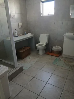 2 Bedroom 2 Bathroom second level of house available to rent per night pp