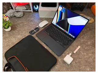 Apple MacBook Air 13&#34; M4, 16GB Memory, 256GB Storage