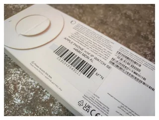 Apple Watch SE 40mm Cellular Model and Sports Band