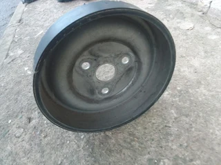 MINI COOPER WATER PUMP PULLEY FOR SALE IN EXCLLENT CONDITION*