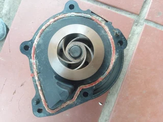 MINI COOPER WATER PUMP FOR SALE IN EXCLLENT CONDITION*