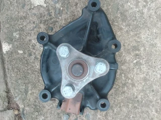 MINI COOPER WATER PUMP FOR SALE IN EXCLLENT CONDITION*