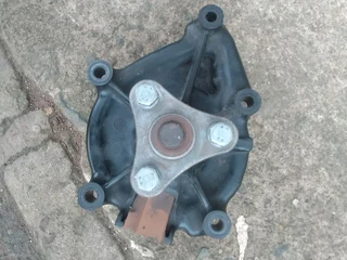 MINI COOPER WATER PUMP FOR SALE IN EXCLLENT CONDITION*