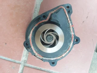 MINI COOPER WATER PUMP FOR SALE IN EXCLLENT CONDITION*