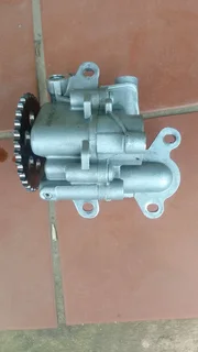 FORD RANGER 2.2 TDCI AND 3.2 TDCI ORIGINAL OIL PUMP FOR SALE STILL LIKE NEW.