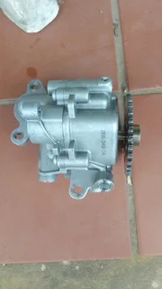 FORD RANGER 2.2 TDCI AND 3.2 TDCI ORIGINAL OIL PUMP FOR SALE STILL LIKE NEW.