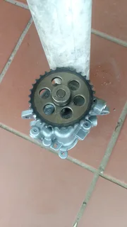 FORD RANGER 2.2 TDCI AND 3.2 TDCI ORIGINAL OIL PUMP FOR SALE STILL LIKE NEW.